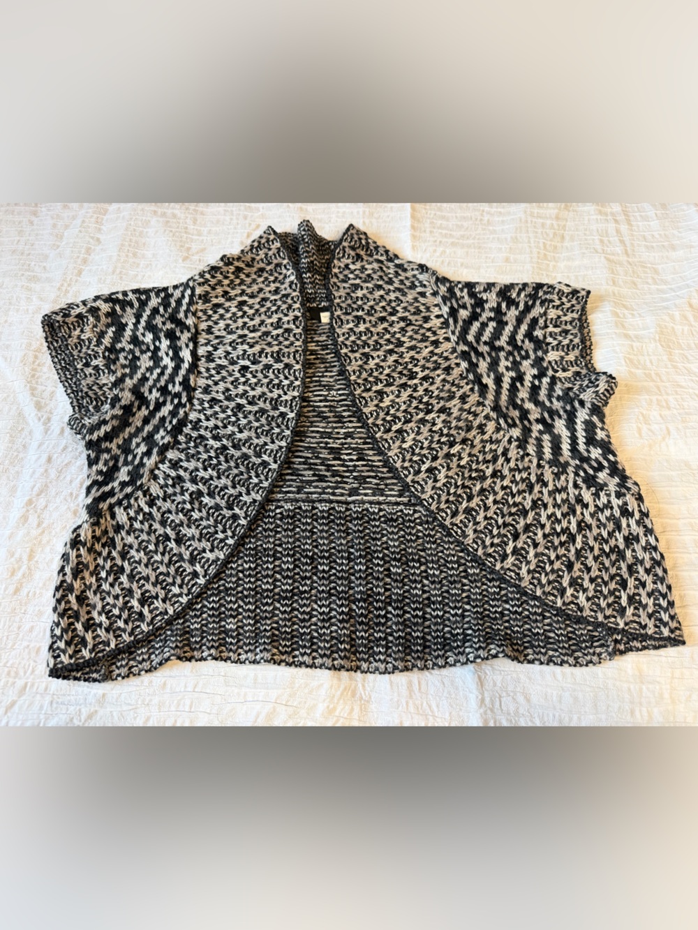 Rule 21 Women’s Black & White Marled Open-Front Sweater – Size Small